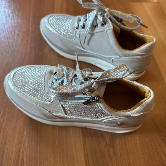 Silver Rhinestone shoes size 38 7 NWT - Picture 5 of 6